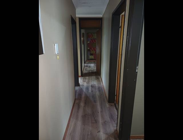 5 BEDROOM HOUSE FOR SALE IN SECUNDA CENTRAL